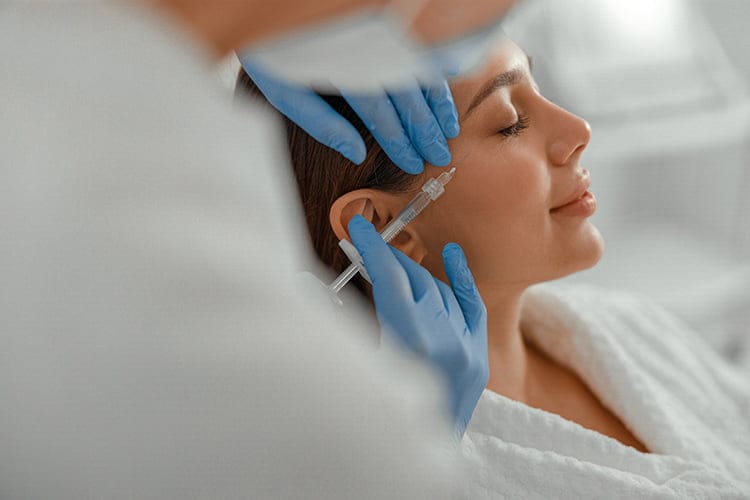 Bild zeigt Frau bei Mesotherapie