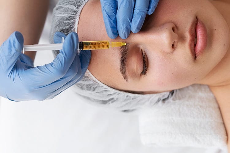 Bild zeigt Botox Behandlung bei Migräne