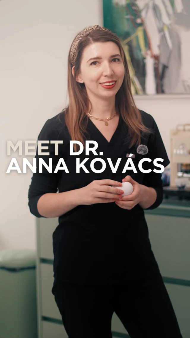 Meet Dr. Anna Kovács. 🤍

Wir freuen uns, euch Dr. Anna Kovács vorzustellen. 

Sie ist Ärztin für Allgemeinmedizin und auf ästhetische Behandlungen spezialisiert.

Seit Jahren arbeitet sie im Bereich der minimalinvasiven ästhetischen Medizin. Ihr besonderer Fokus liegt auf natürlichen und harmonischen Ergebnissen. ✨

Zu ihren Lieblingsbehandlungen gehören Botulinumtoxin, Lippenfiller und Behandlungen zur Verbesserung der Hautqualität. 💉💋

Wir freuen uns sehr, Dr. Anna Kovács bei Schönheit2go in unserem Team zu haben und euch persönlich bei ihr begrüßen zu dürfen. 🤍

#Schönheit2go #ÄsthetischeMedizin #BotoxWien #Lippenfiller #NatürlicheÄsthetik