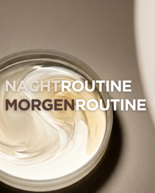 Deine Hautpflege muss nicht kompliziert sein. ✨

Eine gute Routine besteht vor allem aus den richtigen Basics – und die können morgens und abends etwas unterschiedlich aussehen. 🤍

🌙 Abends: Reinigung → Reinigungsschaum → Toner → Serum → Feuchtigkeitscreme

☀️ Morgens: Reinigung → Toner → Serum → Feuchtigkeitscreme → Sonnenschutz

Der wichtigste Schritt am Morgen? SPF. Jeden Tag. ☀️

Welche Produkte du dabei verwendest, sollte natürlich zu deinem Hauttyp und deinen individuellen Hautbedürfnissen passen.

#HautpflegeRoutine #SkincareRoutine #Hautpflege #Sonnenschutz #Schönheit2go